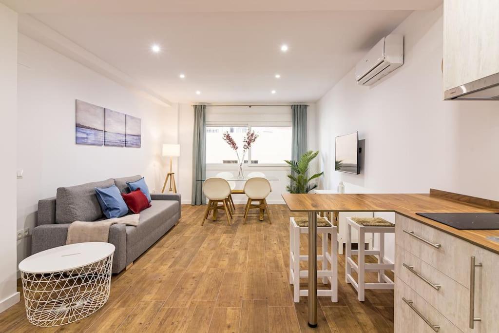 Malagueta Apartments Малага Экстерьер фото