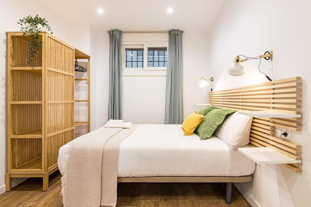 Malagueta Apartments Малага Экстерьер фото