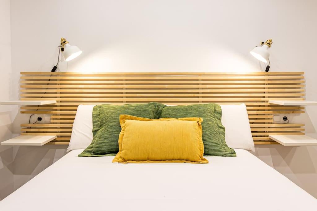Malagueta Apartments Малага Экстерьер фото